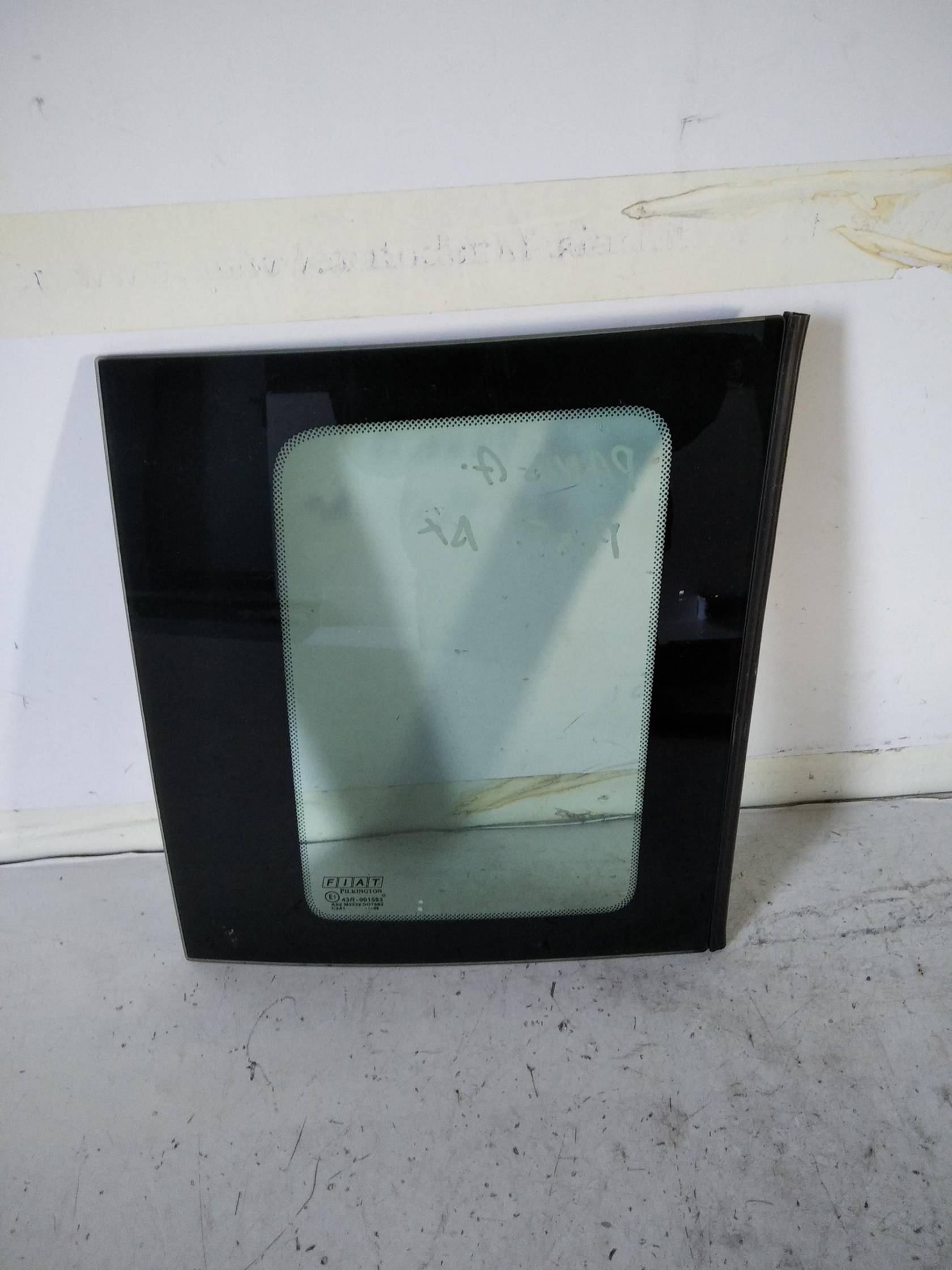 Fisso atermico parafango post. dx.